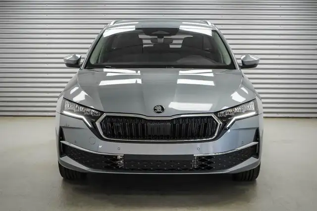 Skoda Octavia view 2