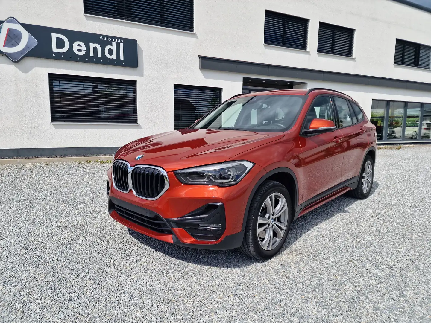 BMW X1 xDrive 20d Sport Line*AHK*HUD*RFK*LHZ*Leder*LED* Orange - 2
