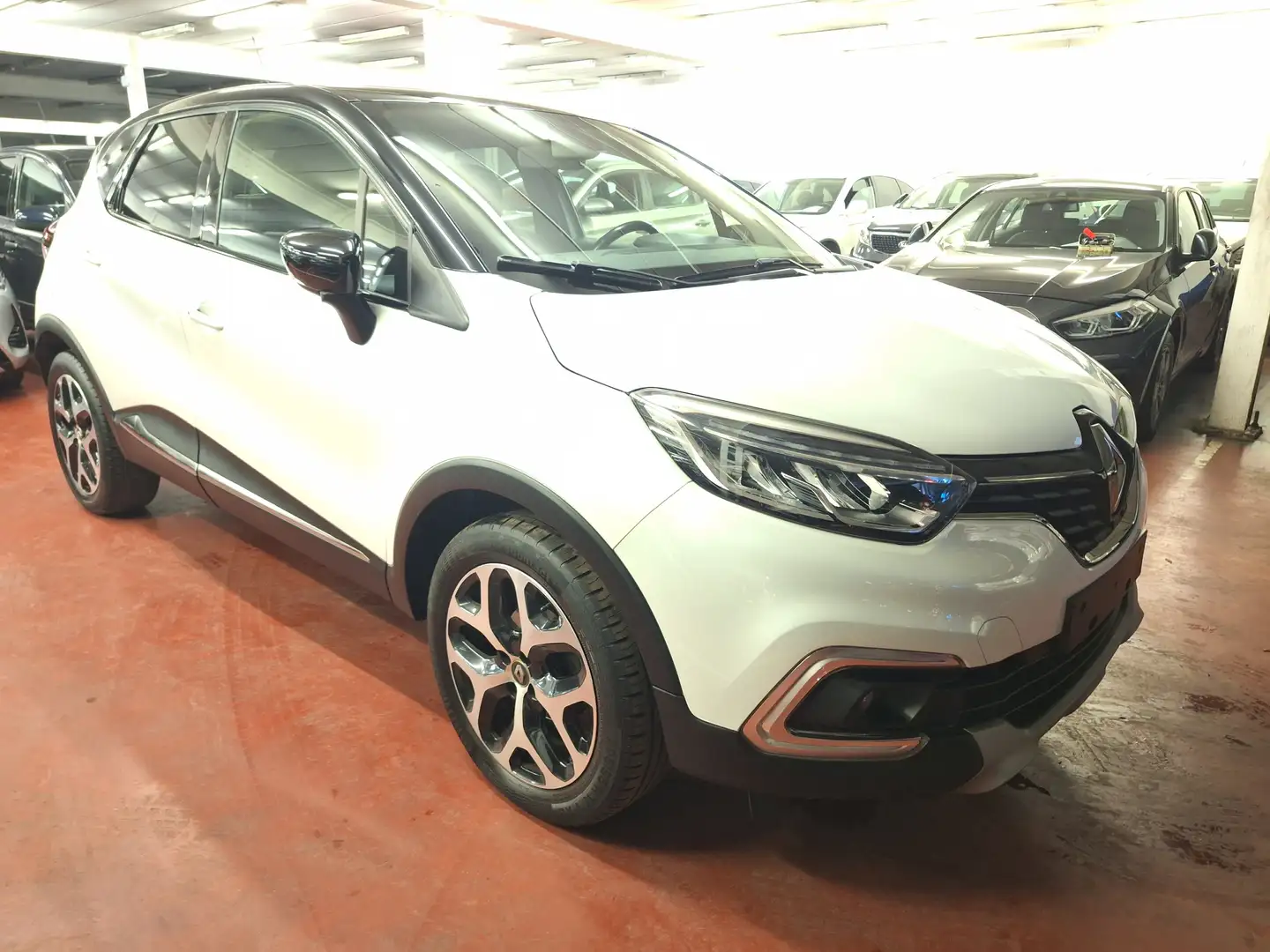 Renault Captur 0.9 TCe Life (EU6c) Weiß - 1