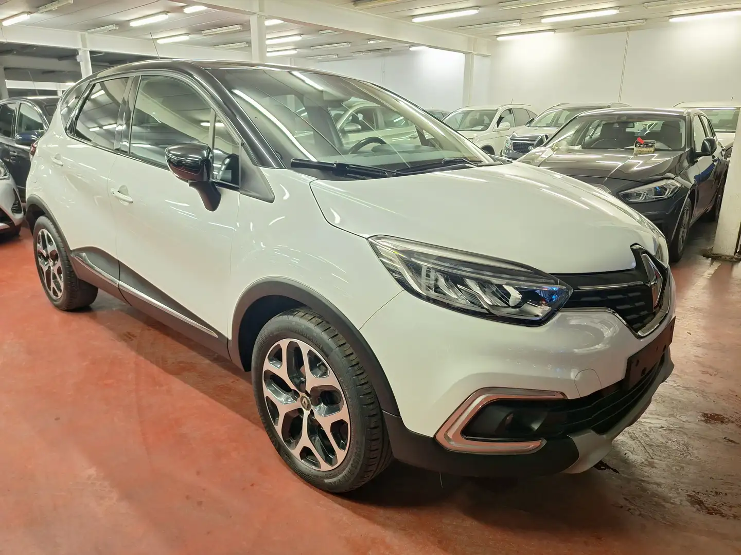 Renault Captur 0.9 TCe Life (EU6c) Weiß - 2