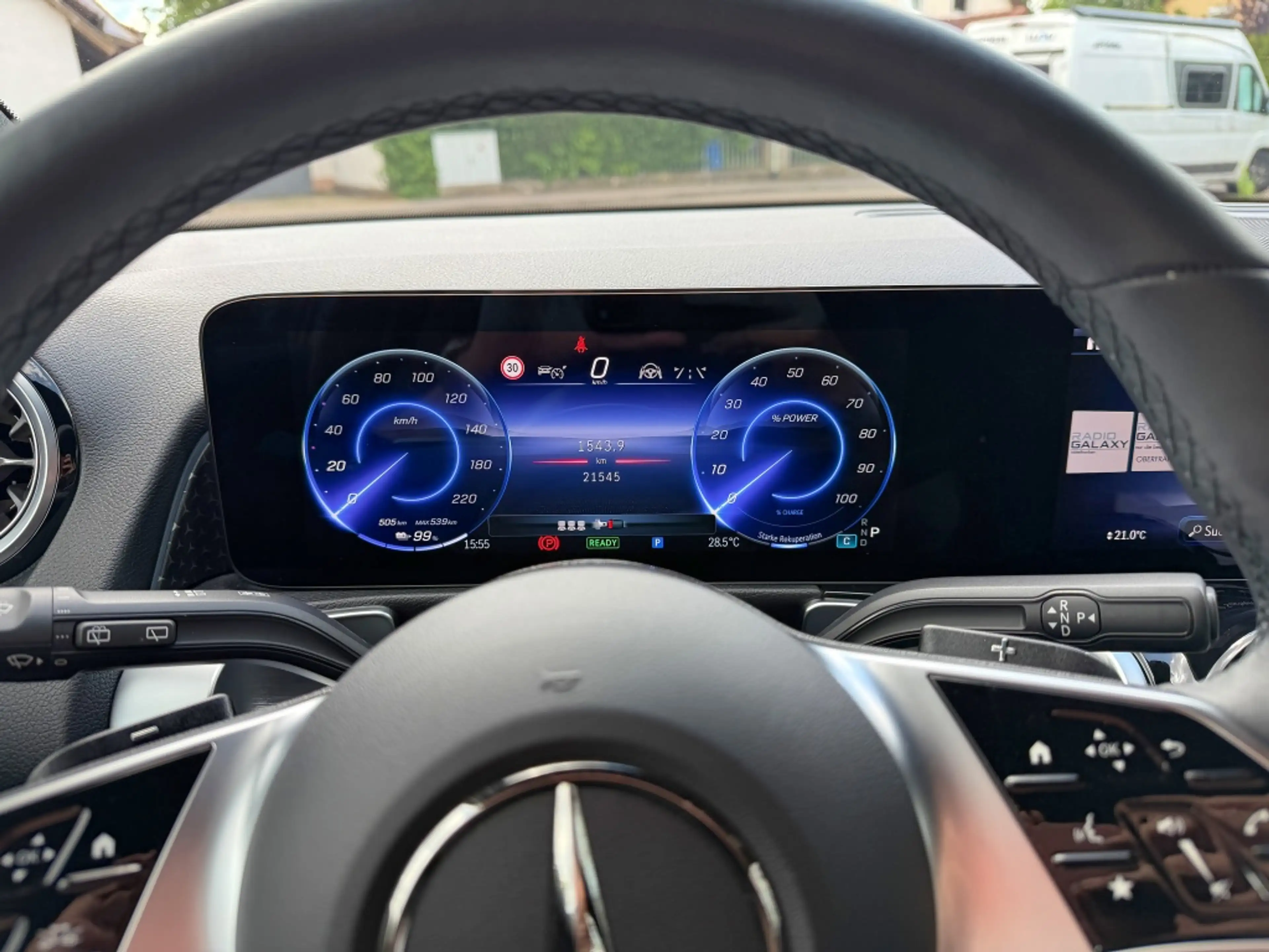 Mercedes-Benz EQB 250 + Progressive ACC AUT Fernlichtass. Kam. — photo 9