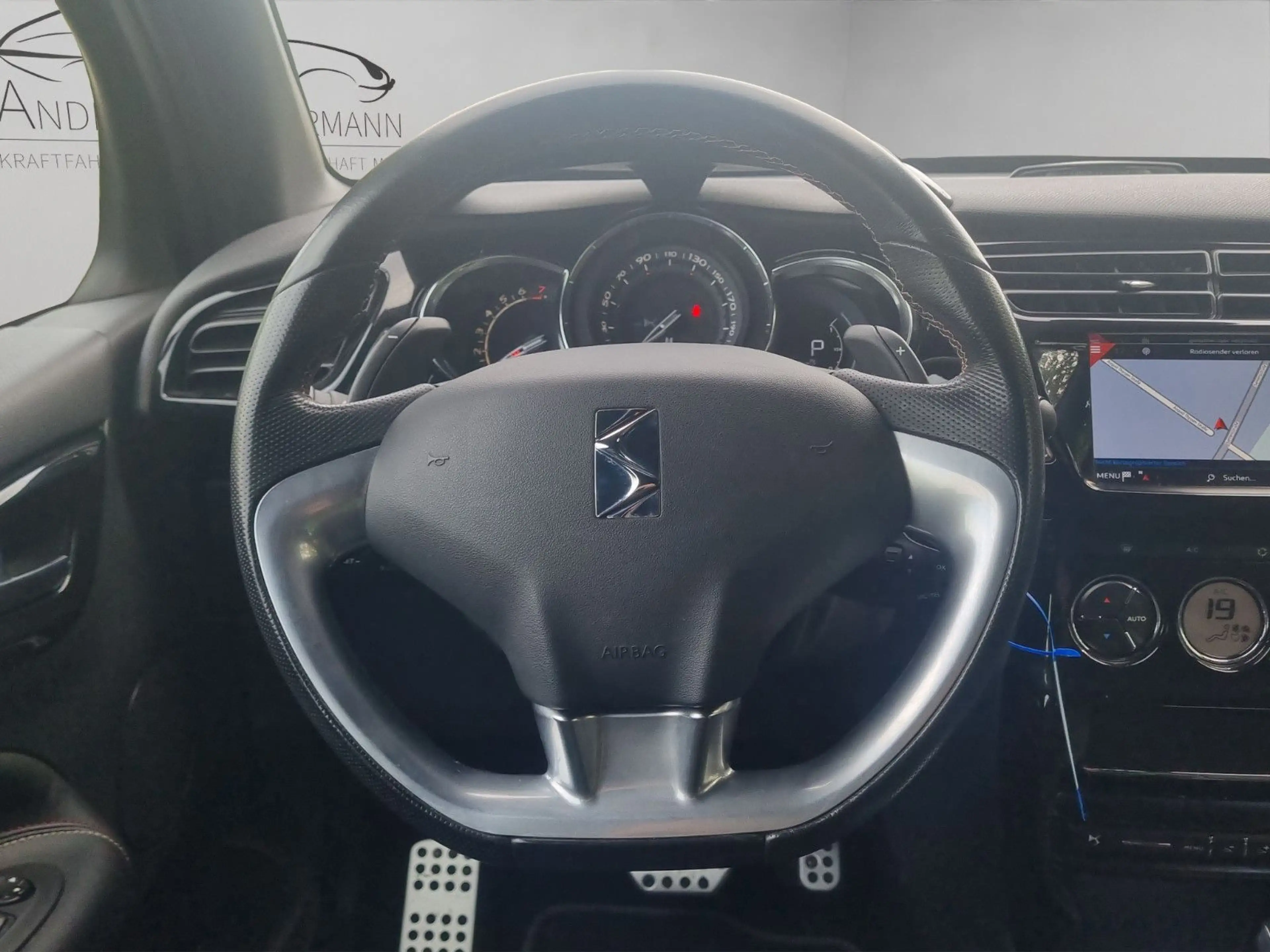 DS Automobiles DS 3 Cabrio SoChic AUTOMATIK VISION/NAV/SHZ/LED — photo 11