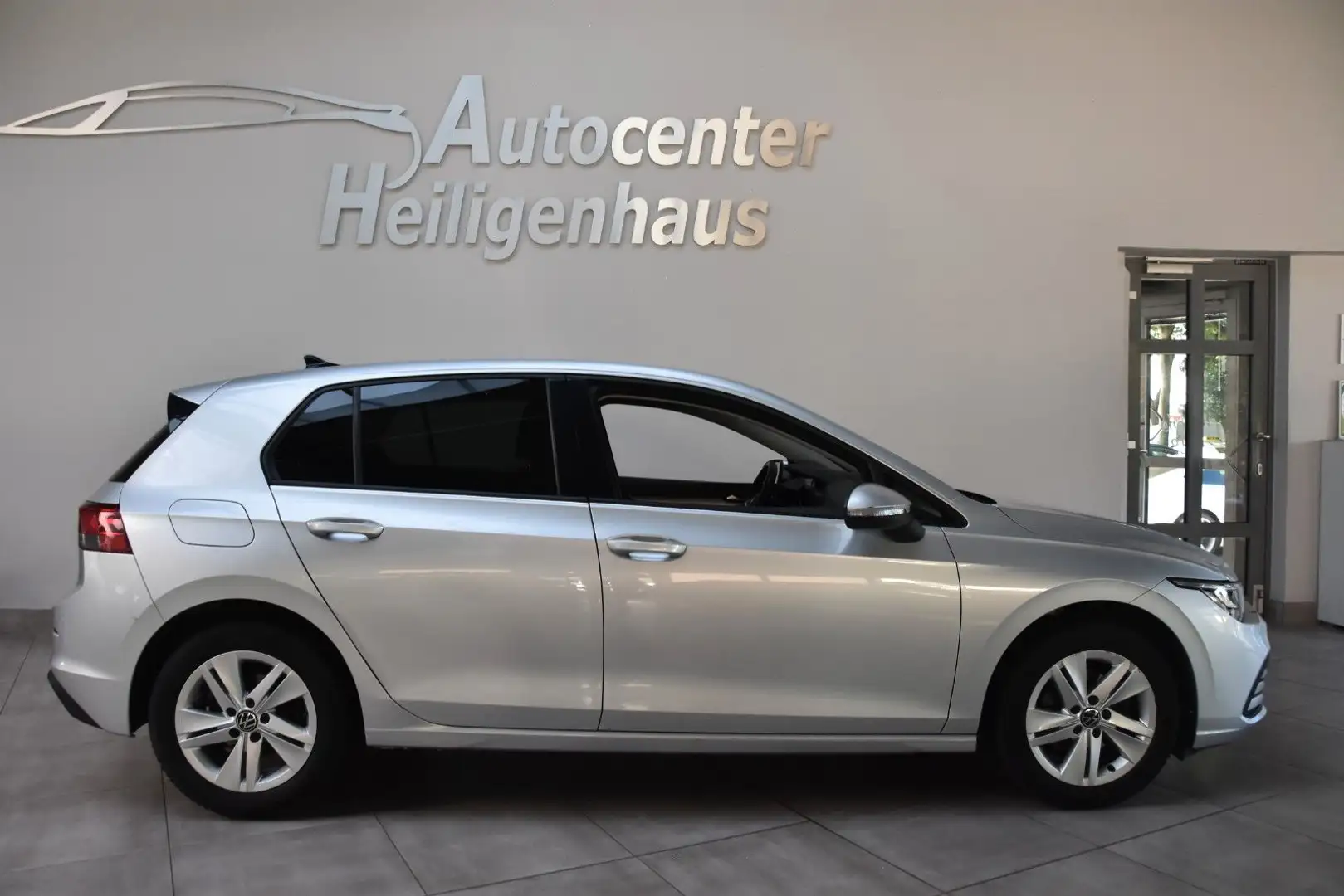 Volkswagen Golf VIII Lim. Life 2.0 TDI DSG ACC Navi Pro PDC Silber - 2