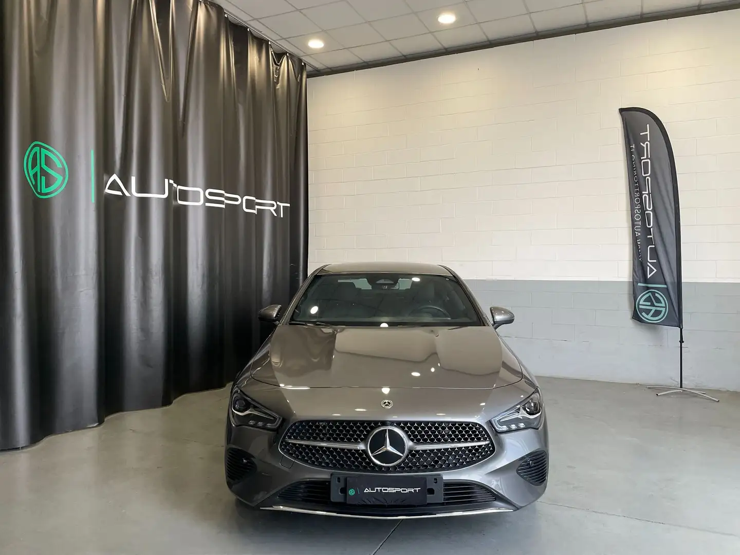 Mercedes-Benz CLA 200 CLA 200 Automatic Progressive Advanced Gris - 2