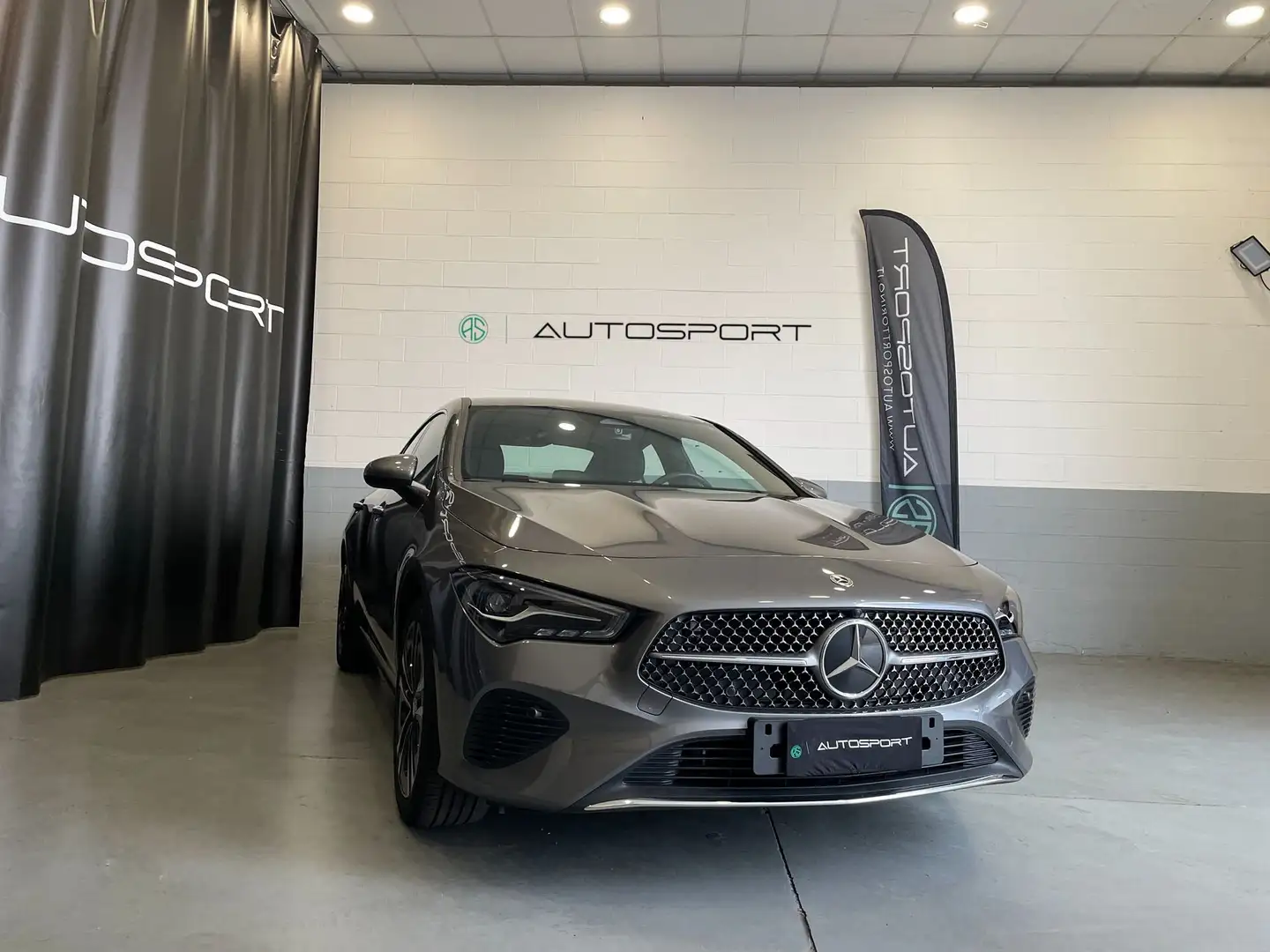 Mercedes-Benz CLA 200 CLA 200 Automatic Progressive Advanced Gris - 1