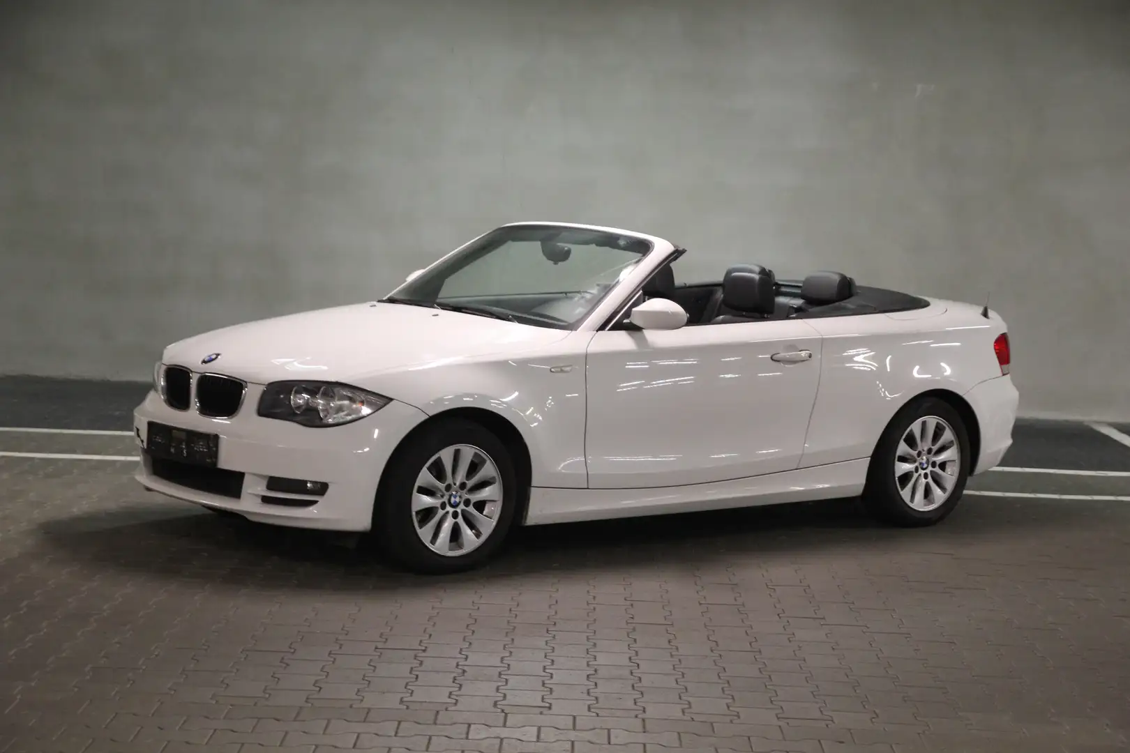 BMW 118 Cabrio, Steuerkette Neu Bílá - 1