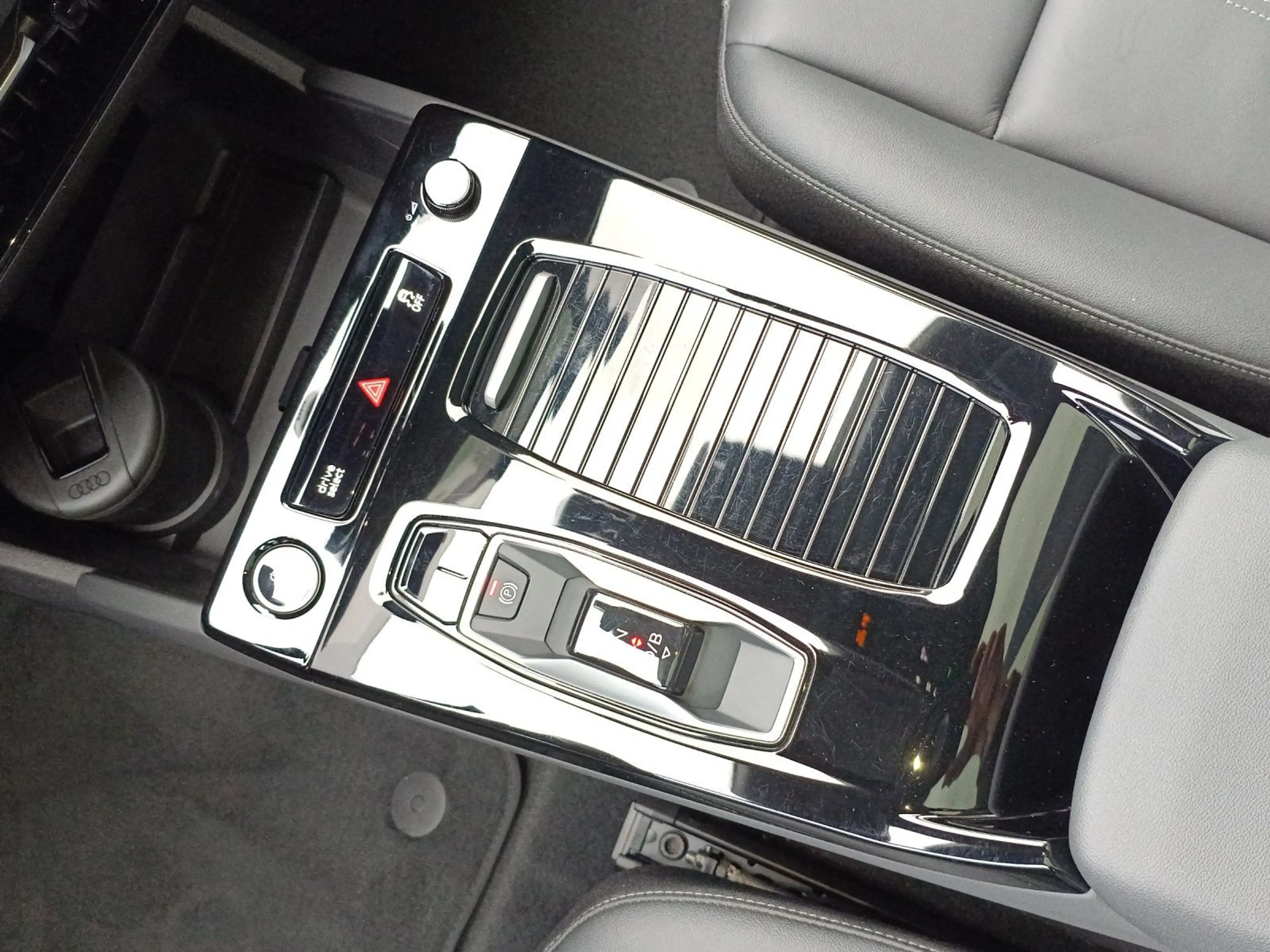 Audi A6 e-tron A6 e-tron Sportback Performance 360 LEDER AHK PA — photo 7