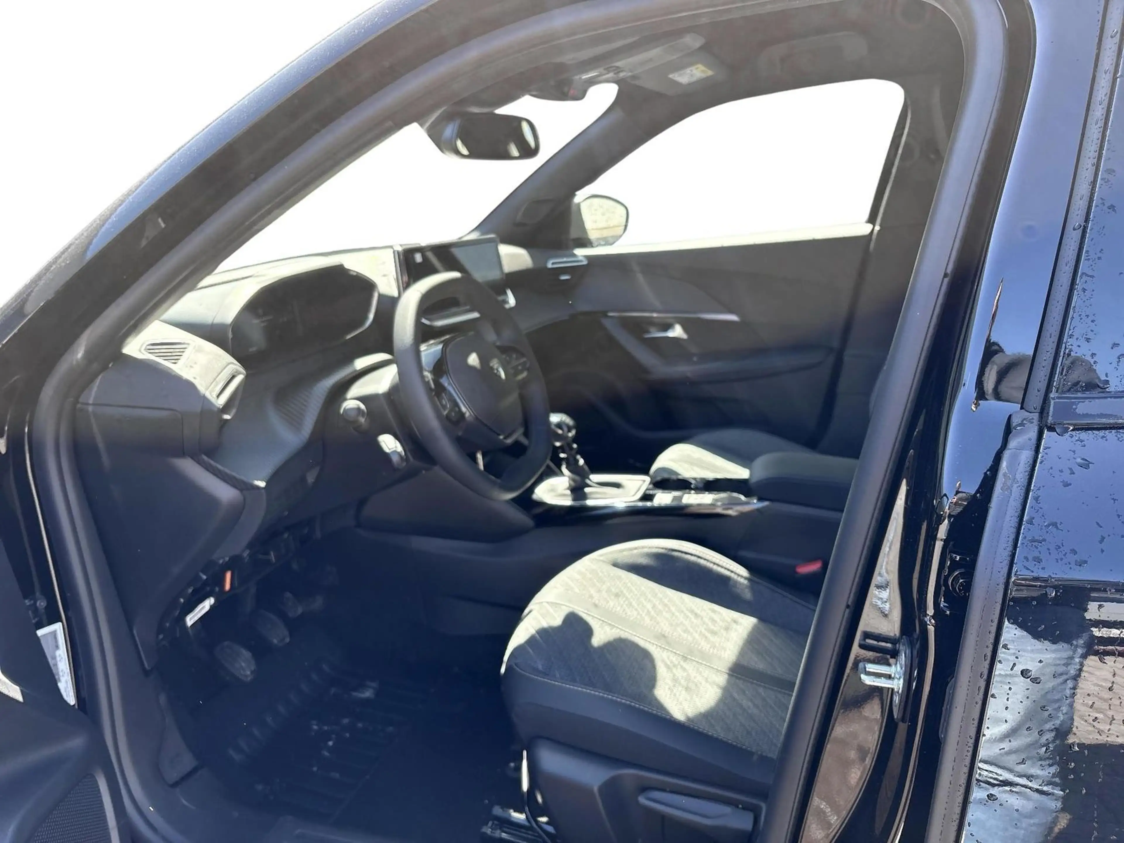 Peugeot 2008 Allure Turbo 100 — photo 7
