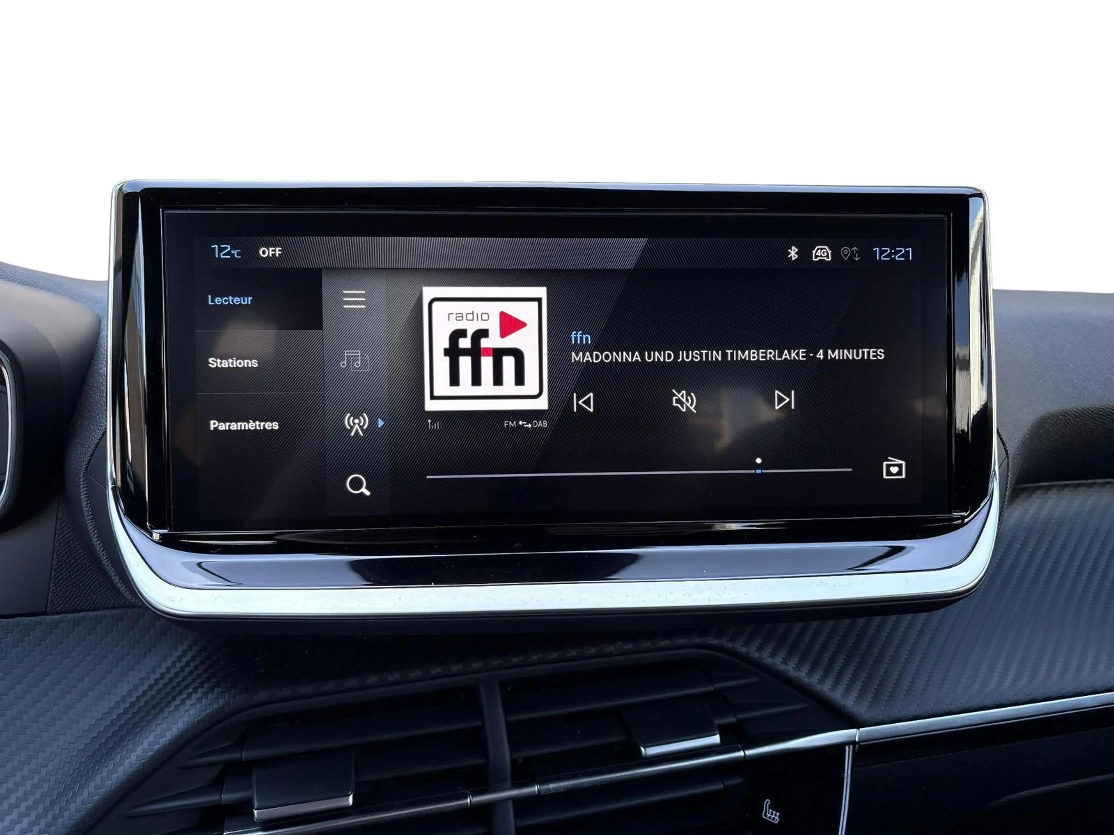 Peugeot 2008 Allure Turbo 100 — photo 12