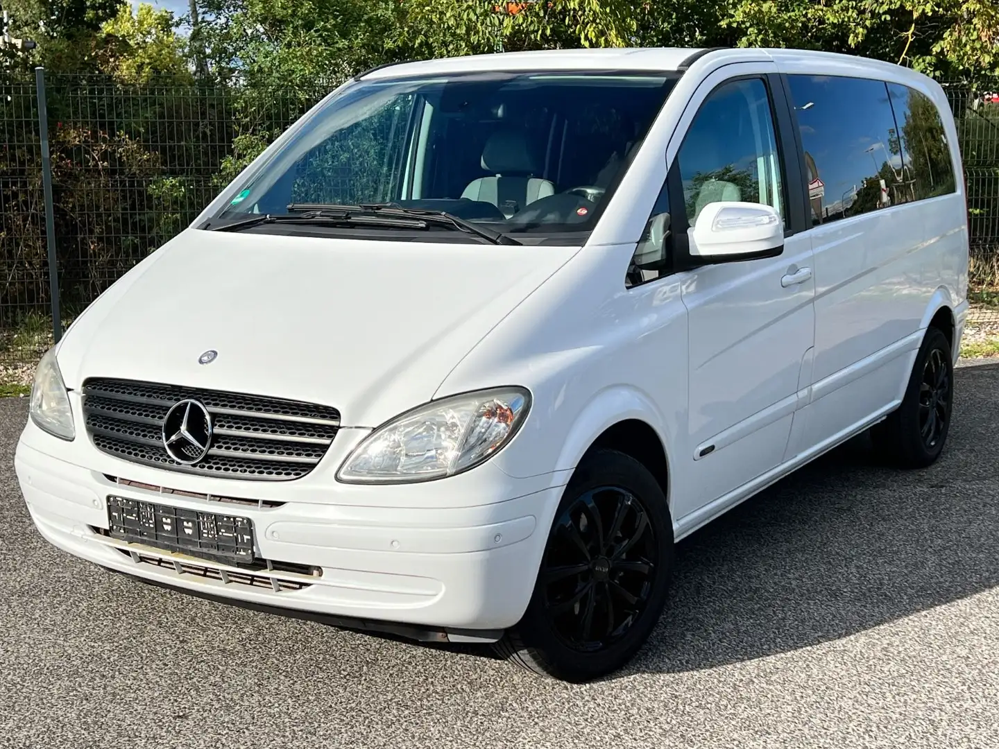 Mercedes-Benz Viano 2.2 CDI/2-HAND/PDC/6-SITZER Weiß - 2