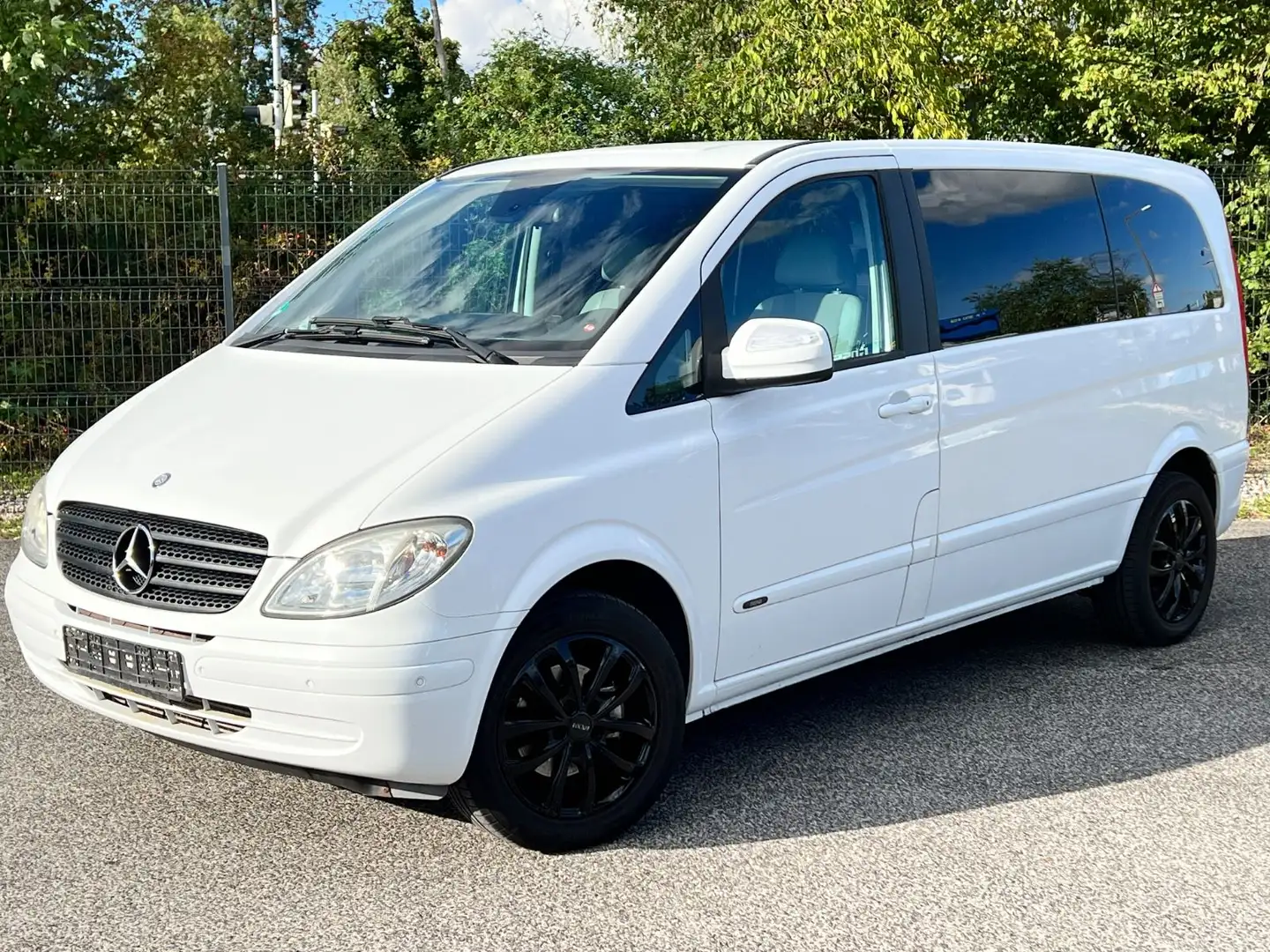 Mercedes-Benz Viano 2.2 CDI/2-HAND/PDC/6-SITZER Weiß - 1