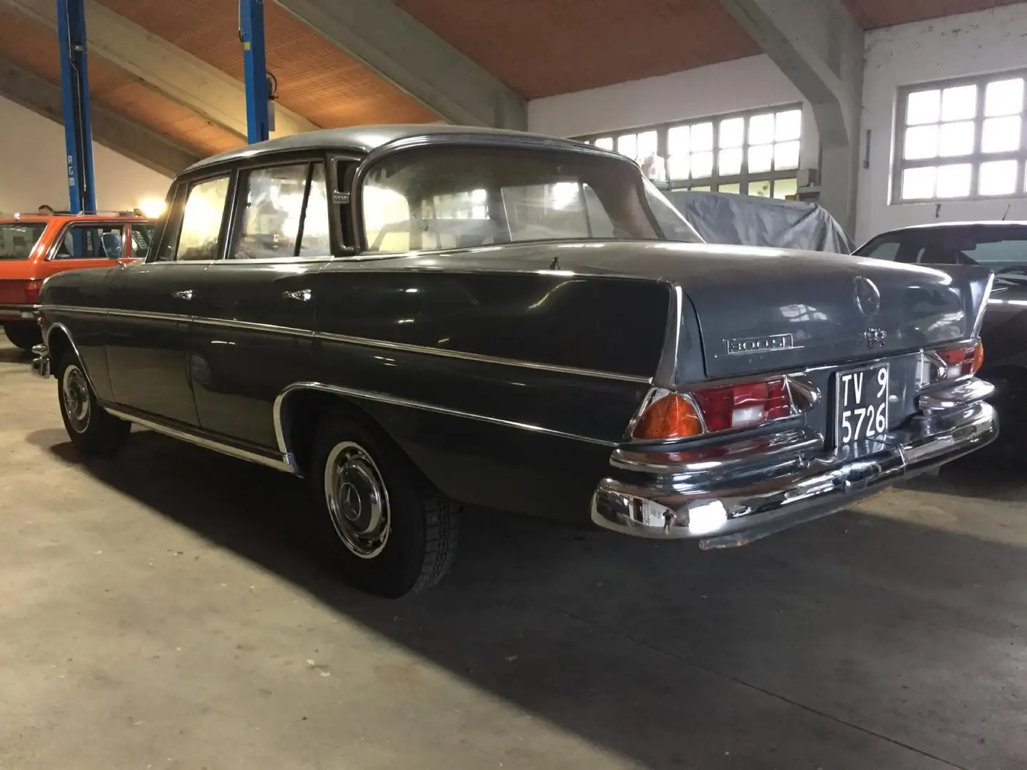Mercedes-Benz 300 - 2