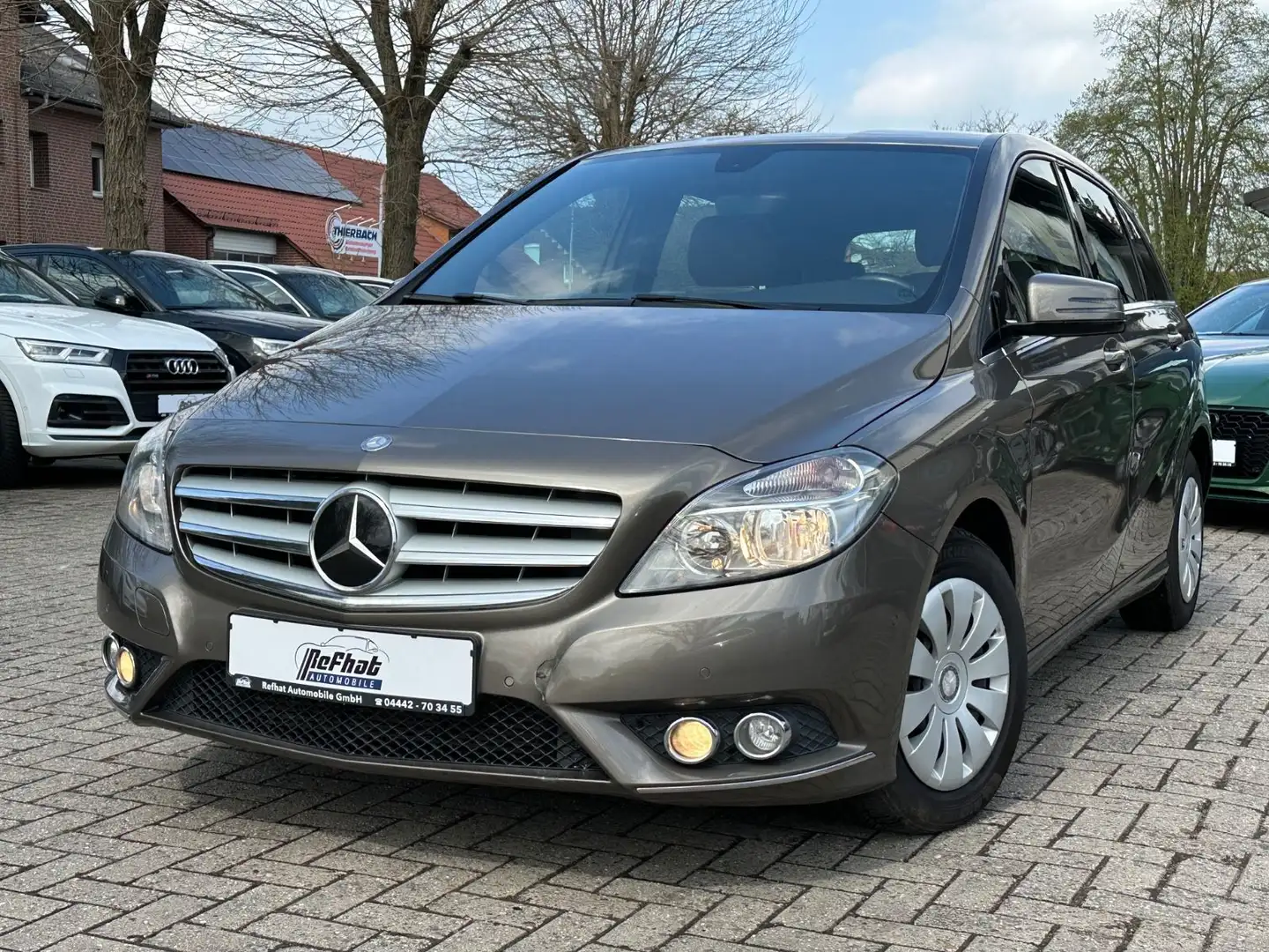 Mercedes-Benz B 180 -Klasse CDI*PDC*NAVI*SHZ*LEDER* Grau - 1