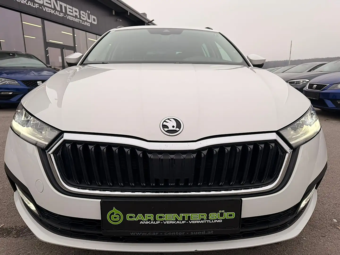 Skoda Octavia Combi Business 2,0 TDI Ambition Weiß - 2