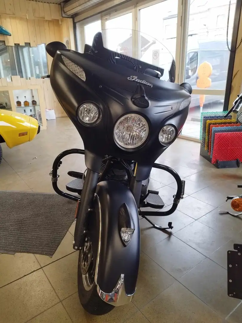 Indian Chieftain c Negru - 2