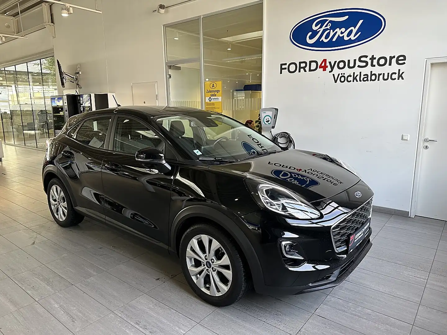 Ford Puma 1,0 EcoBoost Cool & Connect Schwarz - 1