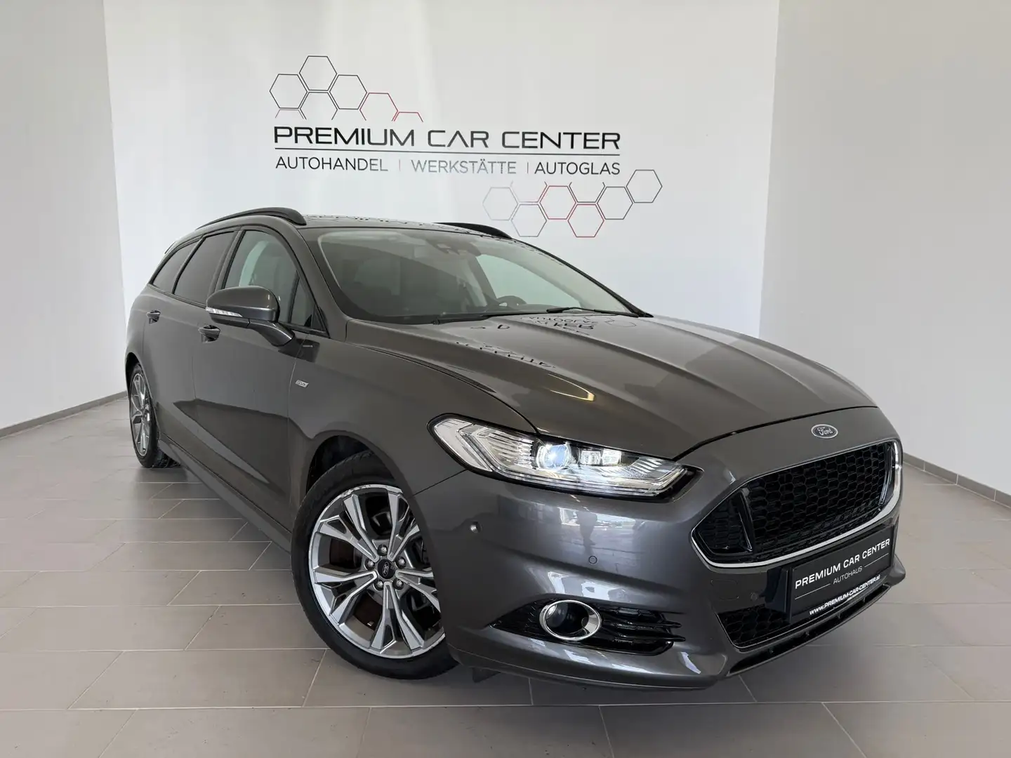 Ford Mondeo Traveller ST-LINE 2,0 TDCi Aut. Digi-Tacho, Leder Grau - 1