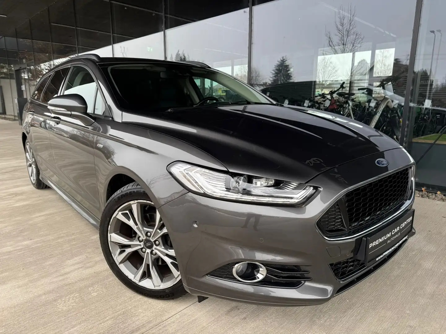 Ford Mondeo Traveller ST-LINE 2,0 TDCi Aut. Digi-Tacho, Leder Grau - 1