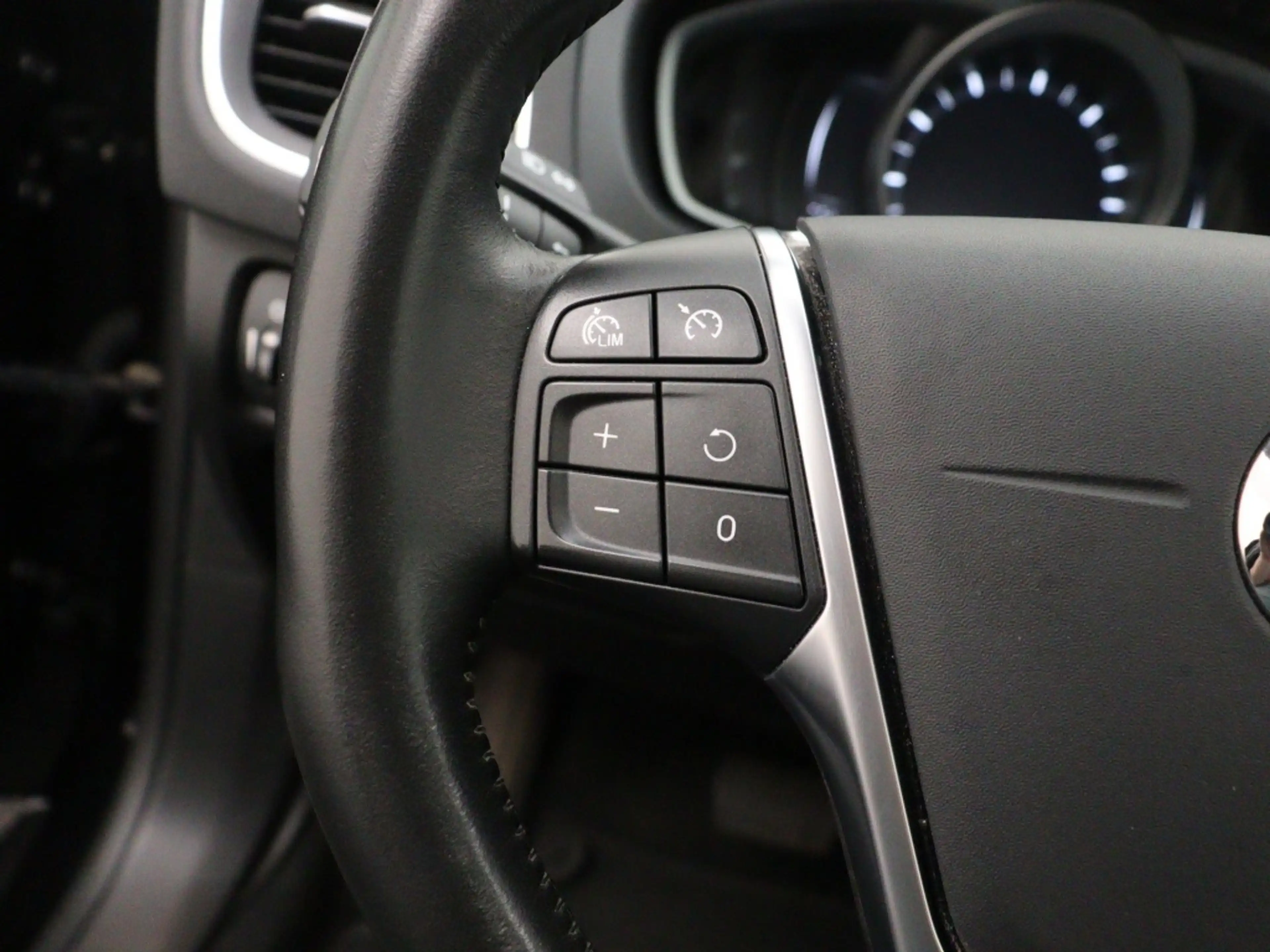 Volvo V40 Cross Country T3 GT POLAR LUXURY PANO LEDER ELEC-STOELBEDIENING — photo 13