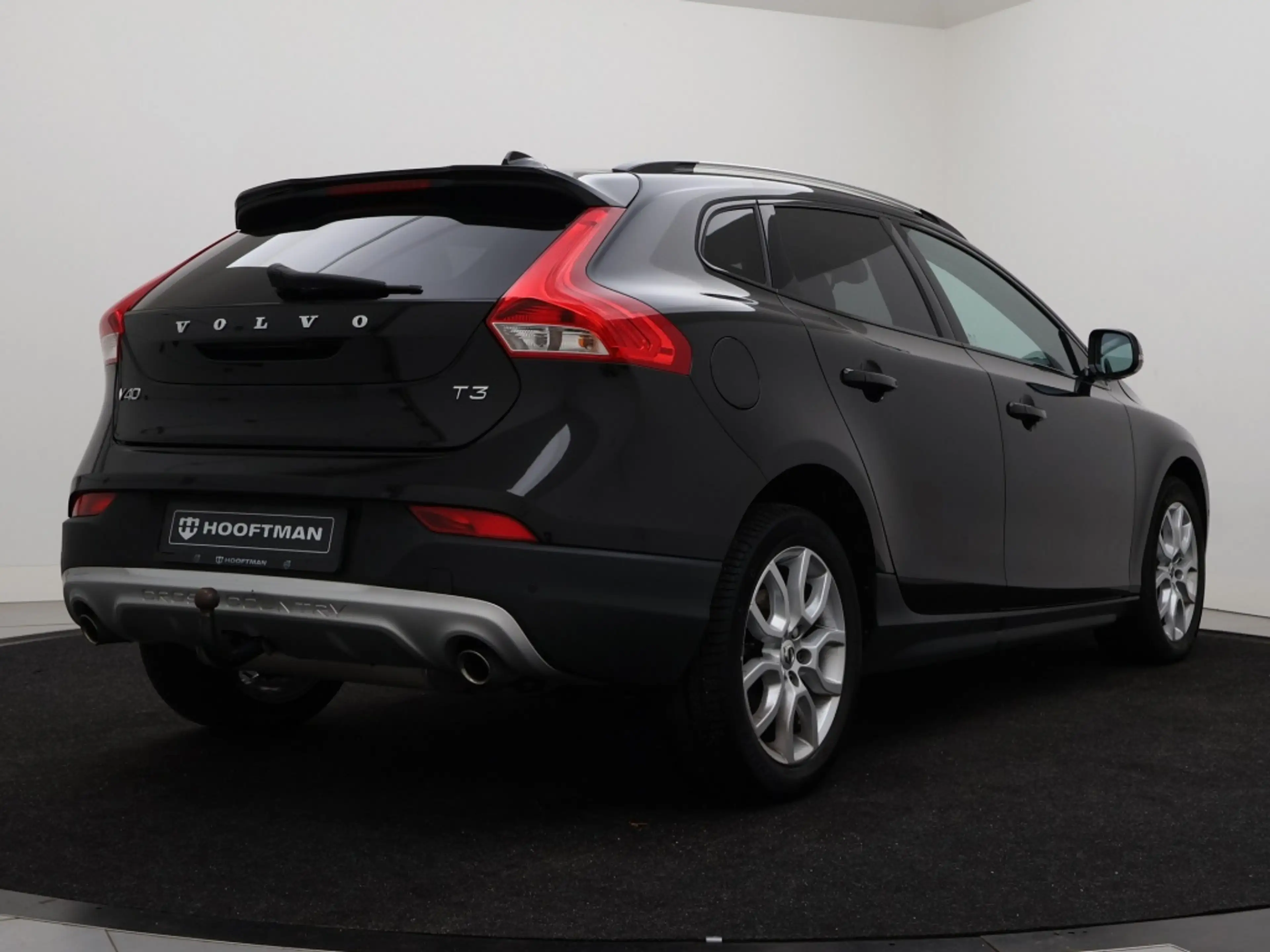 Volvo V40 Cross Country T3 GT POLAR LUXURY PANO LEDER ELEC-STOELBEDIENING — photo 4