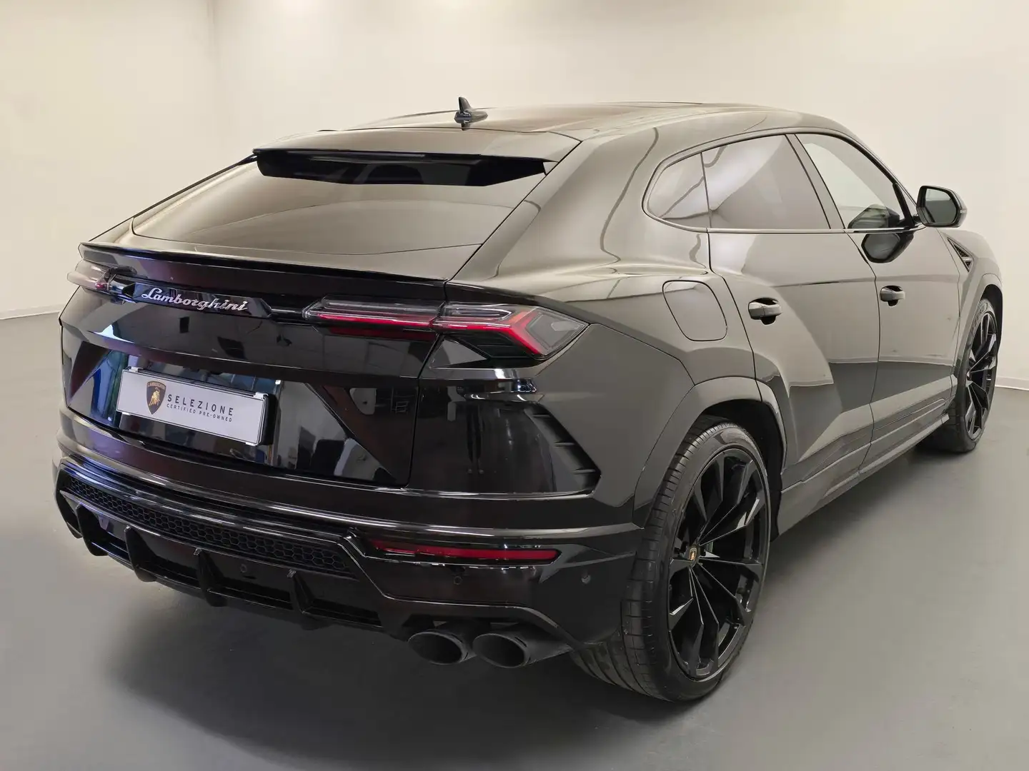Lamborghini Urus 4.0 Nero - 2