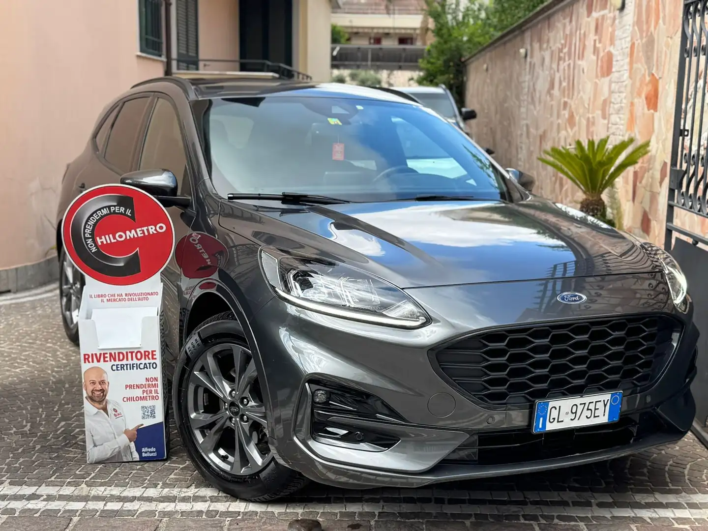 Ford Kuga 1.5 EcoBlue 120 CV 2WD ST-Line Gris - 1