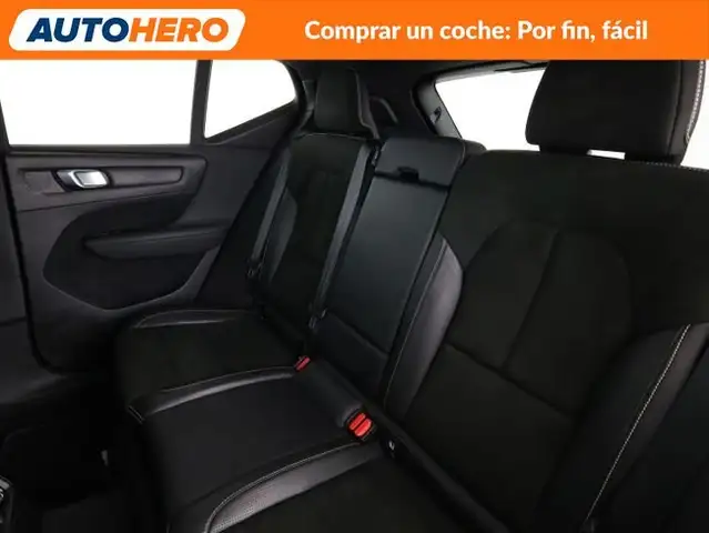 Volvo XC40 view 15