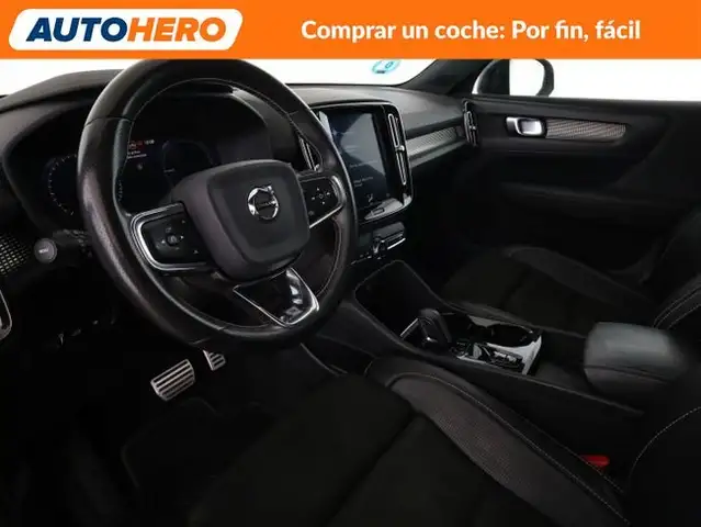 Volvo XC40 view 12
