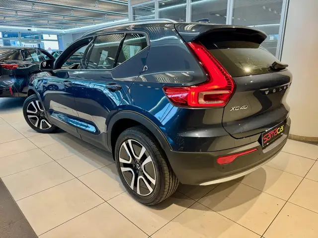 Volvo XC40 view 6
