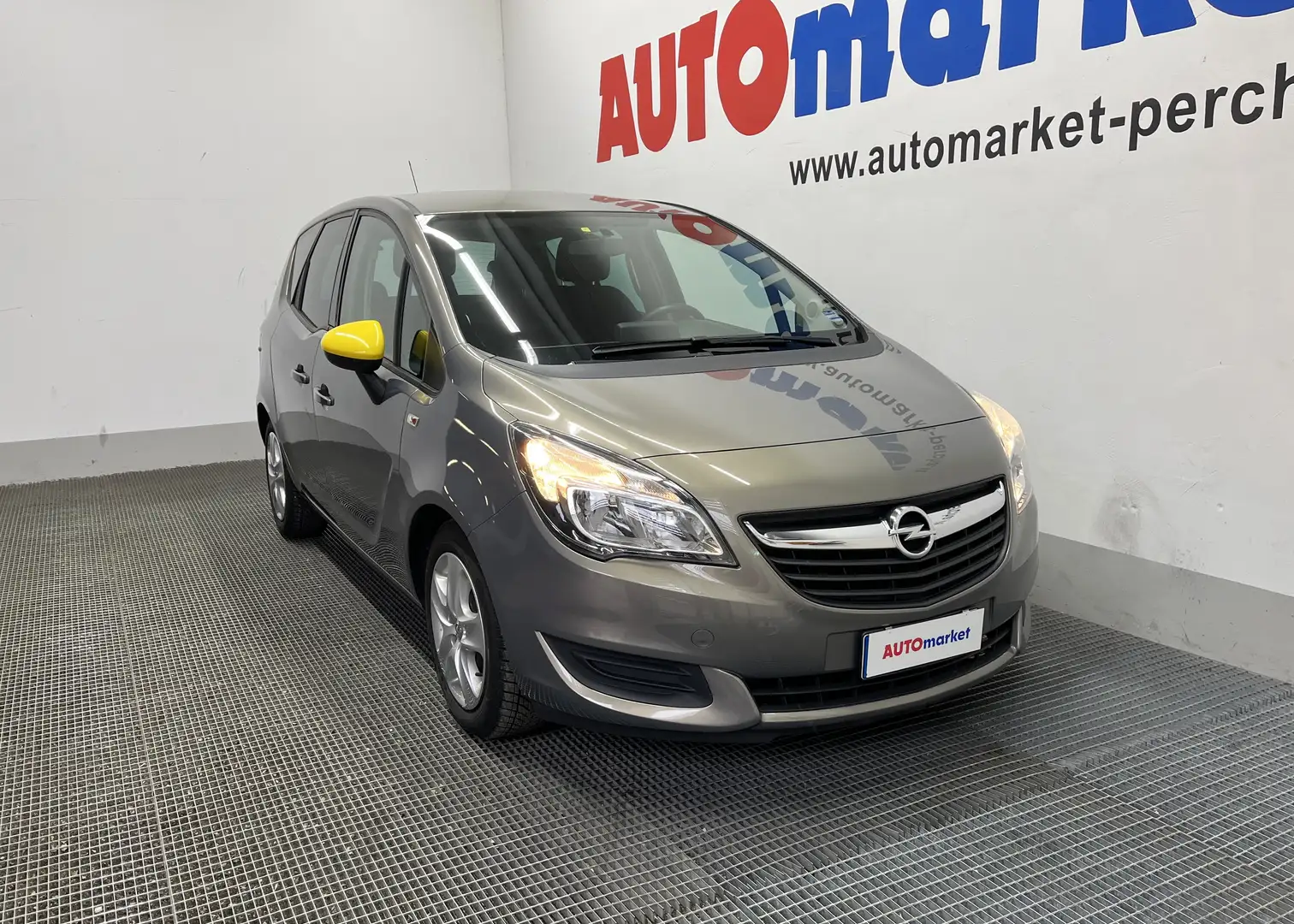 Opel Meriva 1.4 Turbo Design Edition 120cv Gris - 2