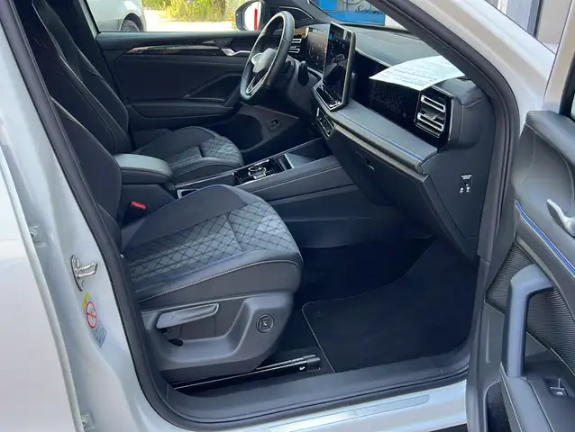 Volkswagen Tiguan view 18