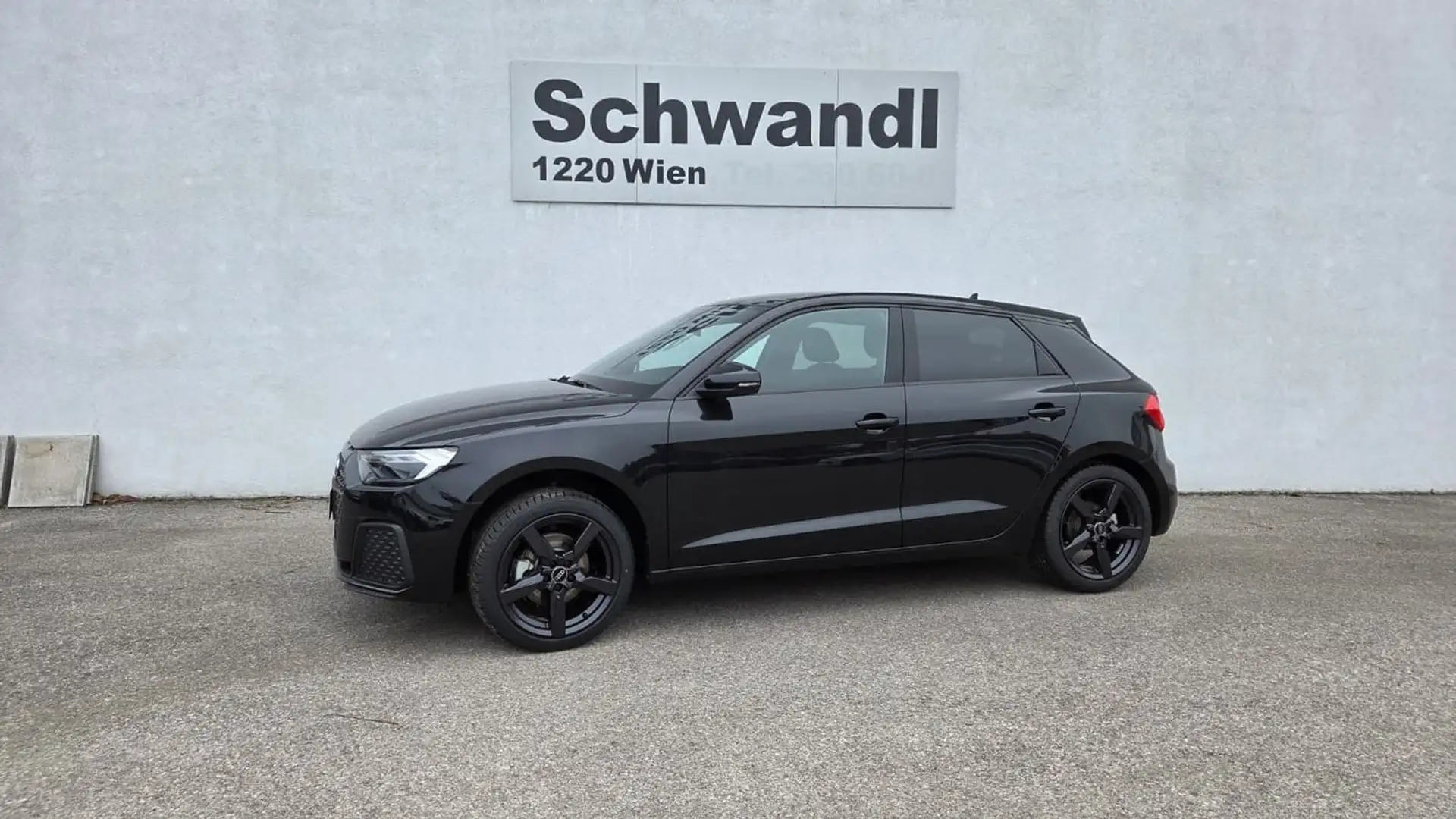 Audi A1 30 TFSI intense Schwarz - 1