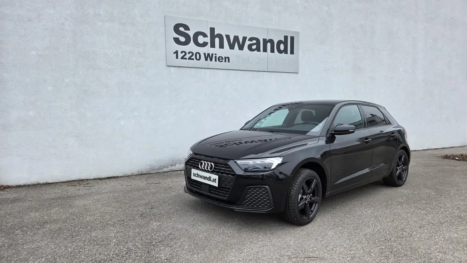 Audi A1 30 TFSI intense Schwarz - 2