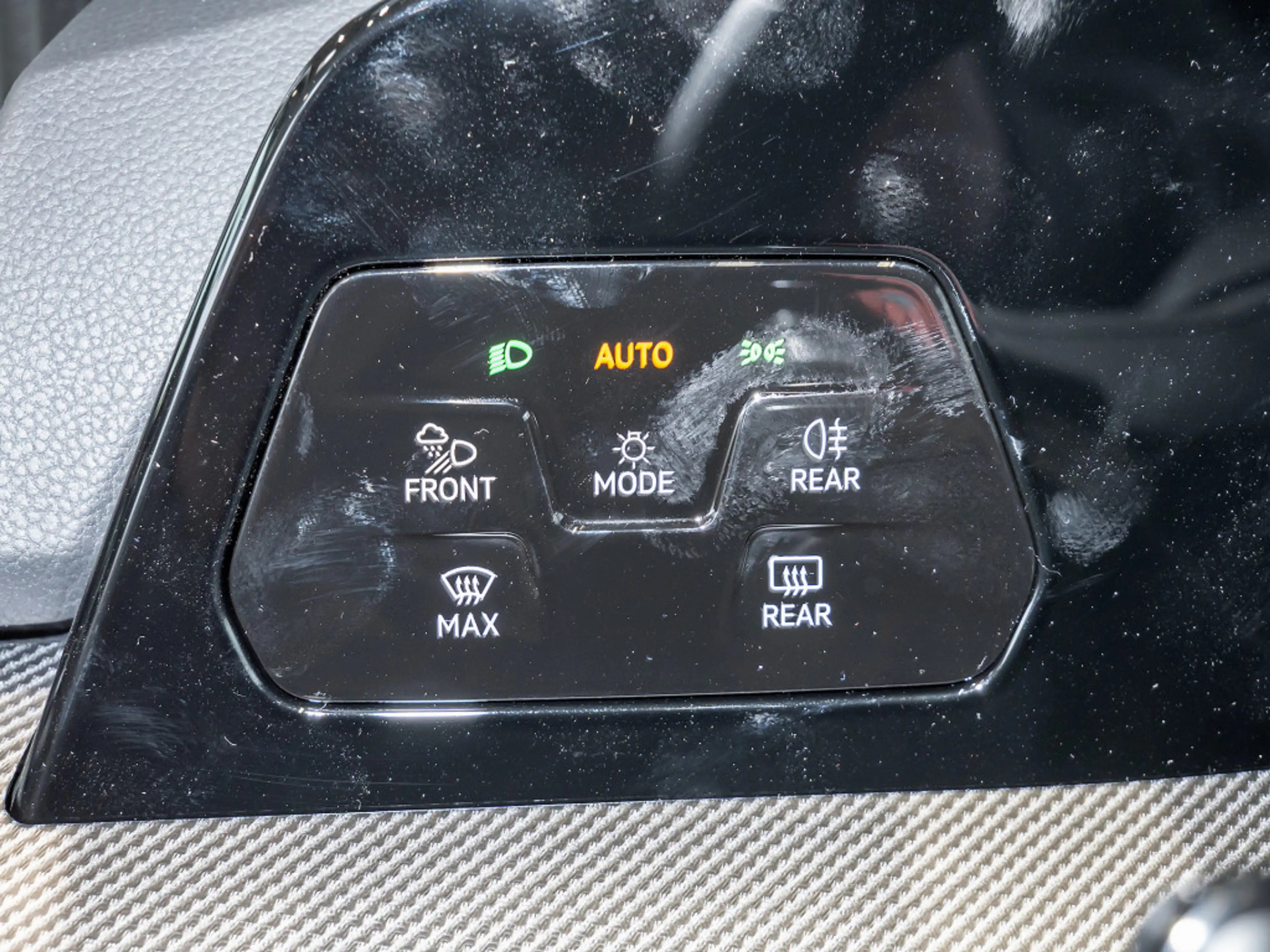 Volkswagen Golf GTI DSG AHK ACC LED KAMERA SPURH. SPURW. — photo 19