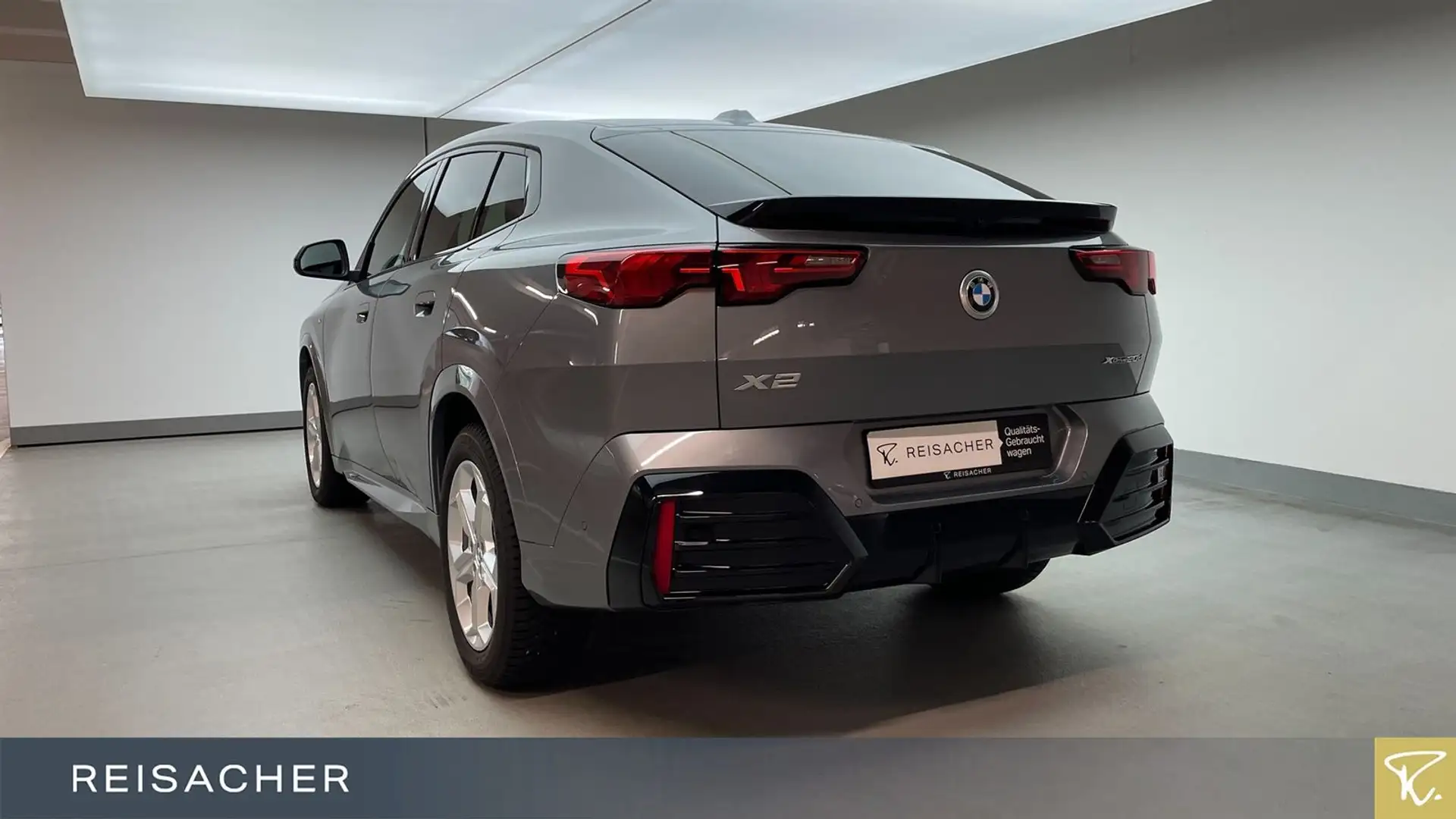BMW X2 xDrive20d A M-Sport,M-Sport,AHK,el.Sitz+Mem,A Grau - 2