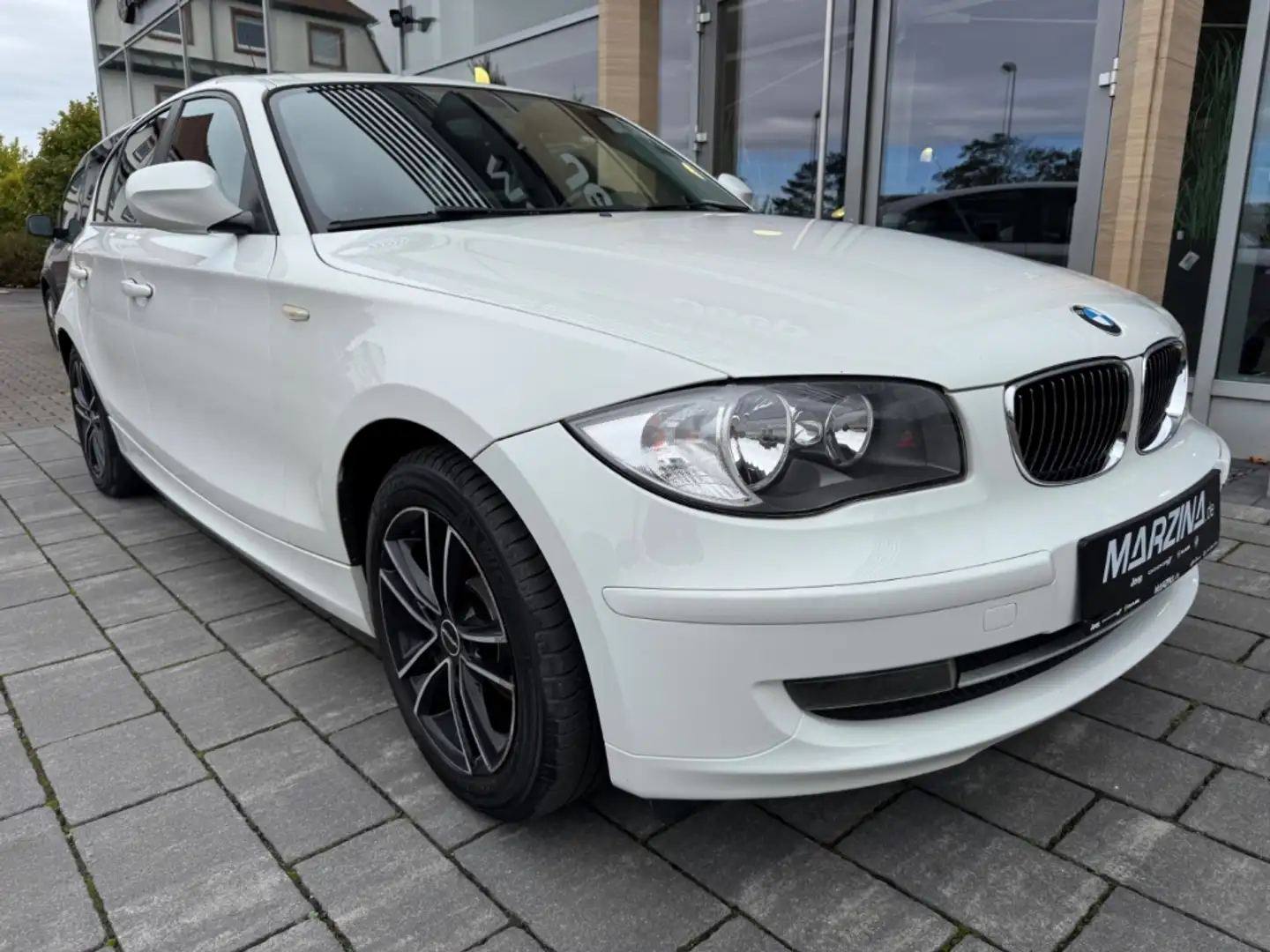 BMW 116 116i 2.0Ltr. SHZ PDC Klima el.SP teilb.Rücksb Lede Weiß - 2