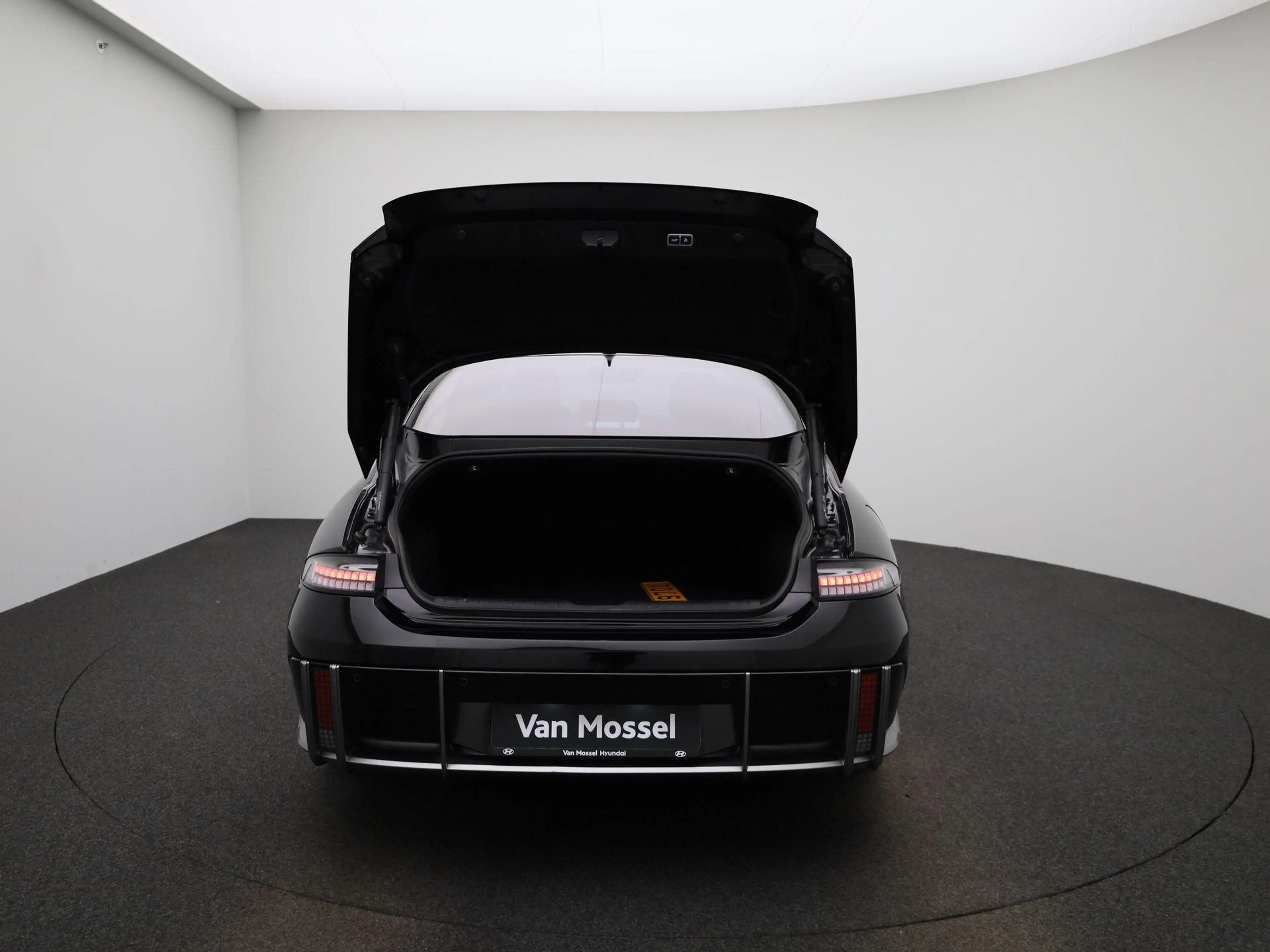 Hyundai IONIQ 6 77,4 kWh Core Plus | Navigatie | Camera | Stoelver — photo 11