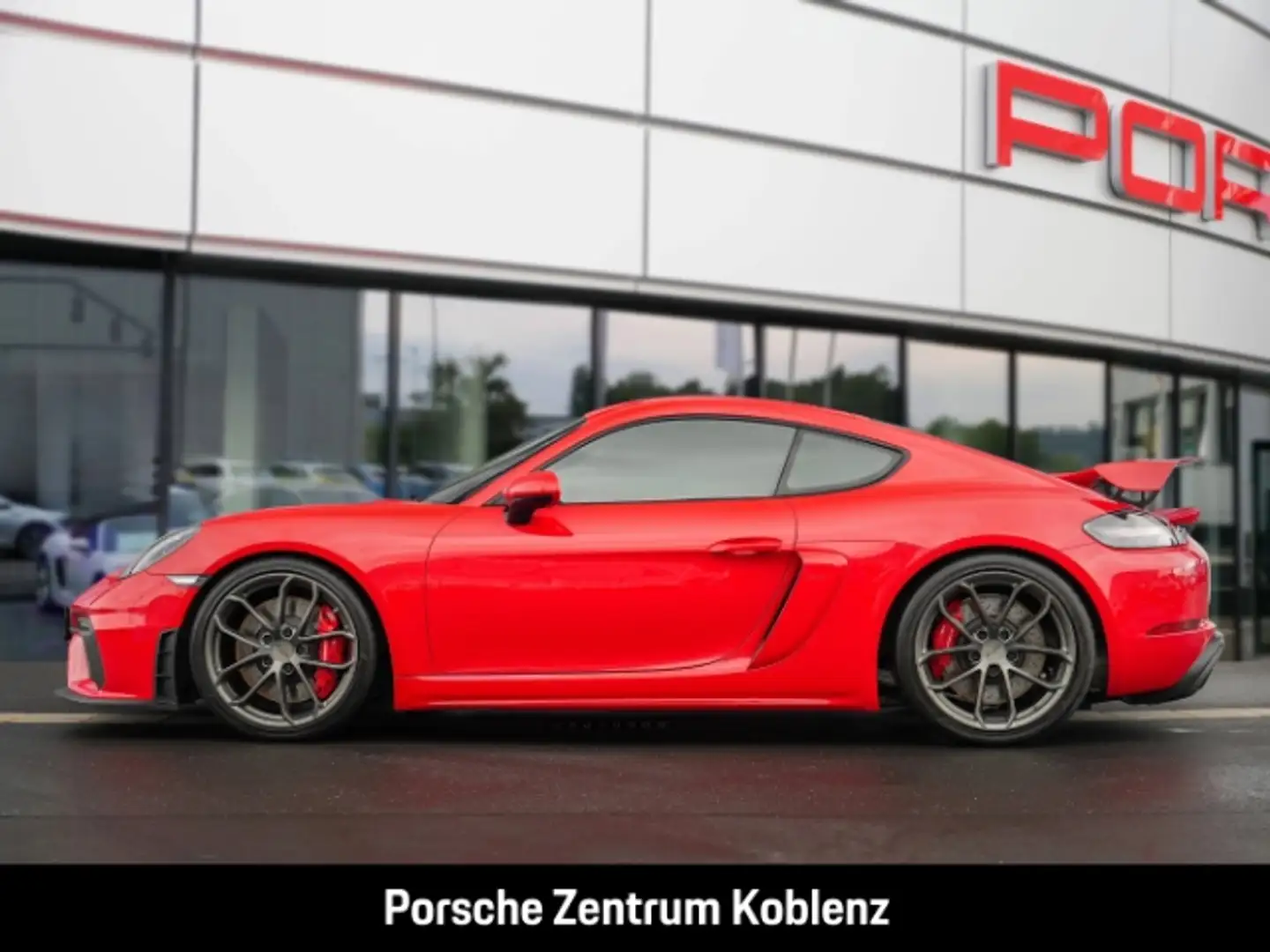 Porsche Cayman 718 GT4 Rouge - 2
