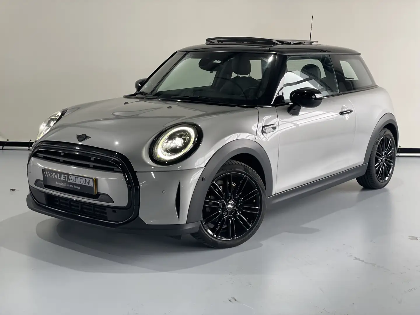 MINI Cooper Mini 1.5 Camden Plus Edition LEDER / PANO DAK CAME Gris - 1