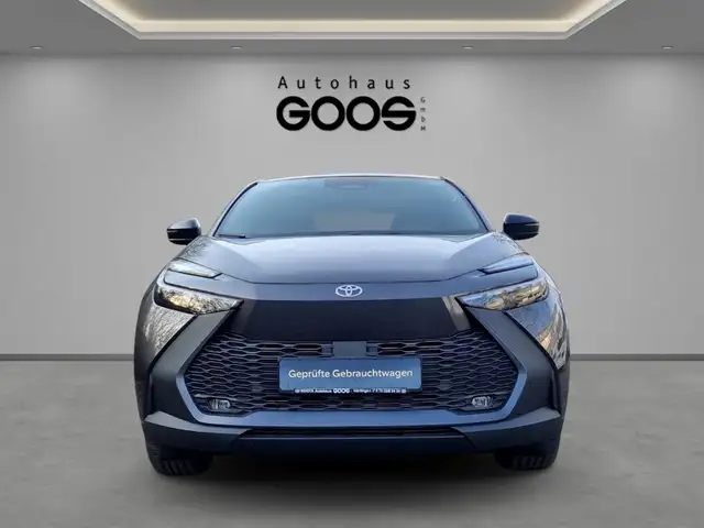 Toyota C-HR view 8