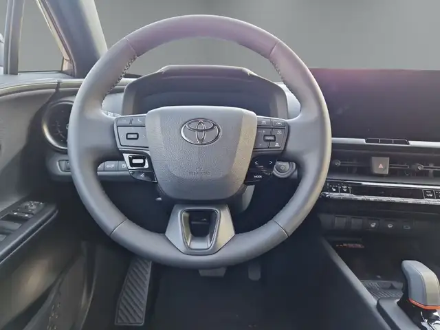 Toyota C-HR view 14