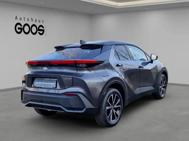 Toyota C-HR view 5