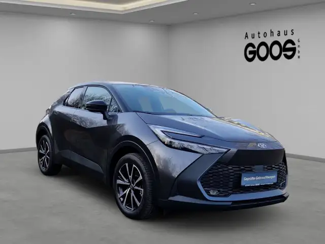 Toyota C-HR view 7