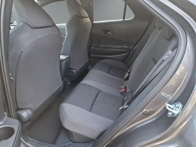 Toyota C-HR view 11