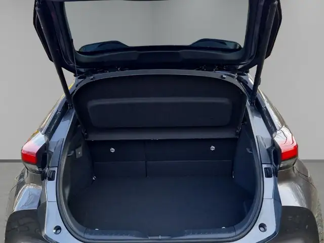 Toyota C-HR view 9
