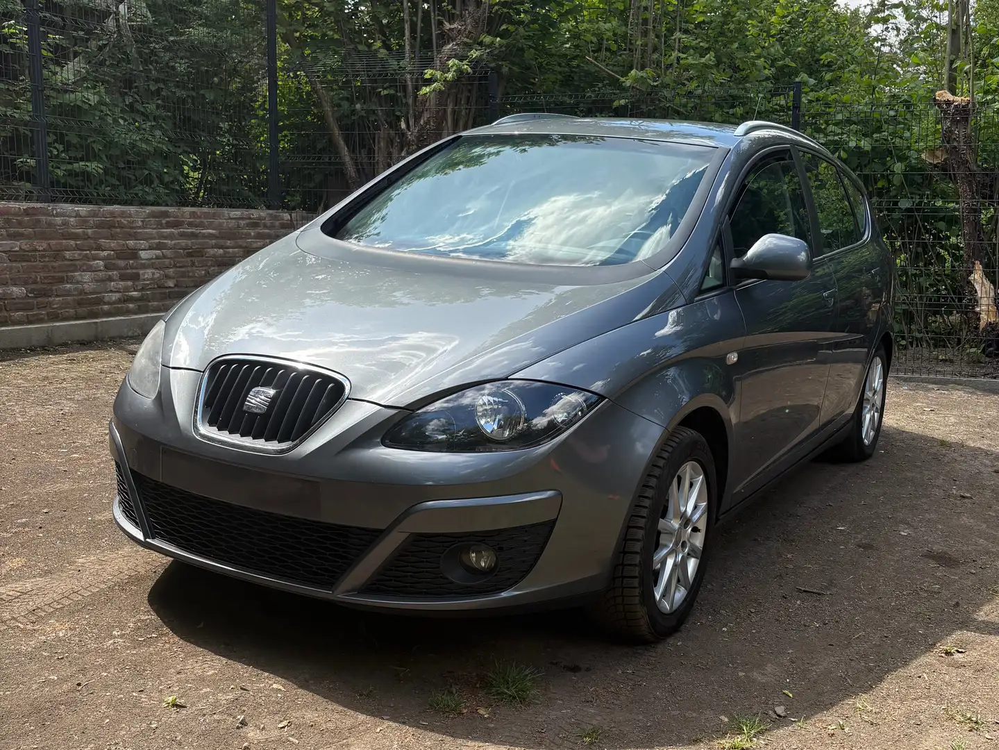 SEAT Altea XL Altea XL 1.6 CR TDi Family DPF Grijs - 1