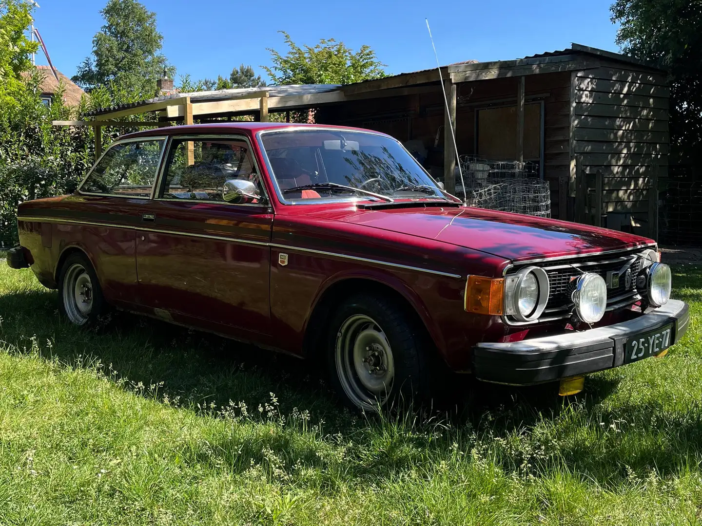 Volvo 142 Rojo - 2