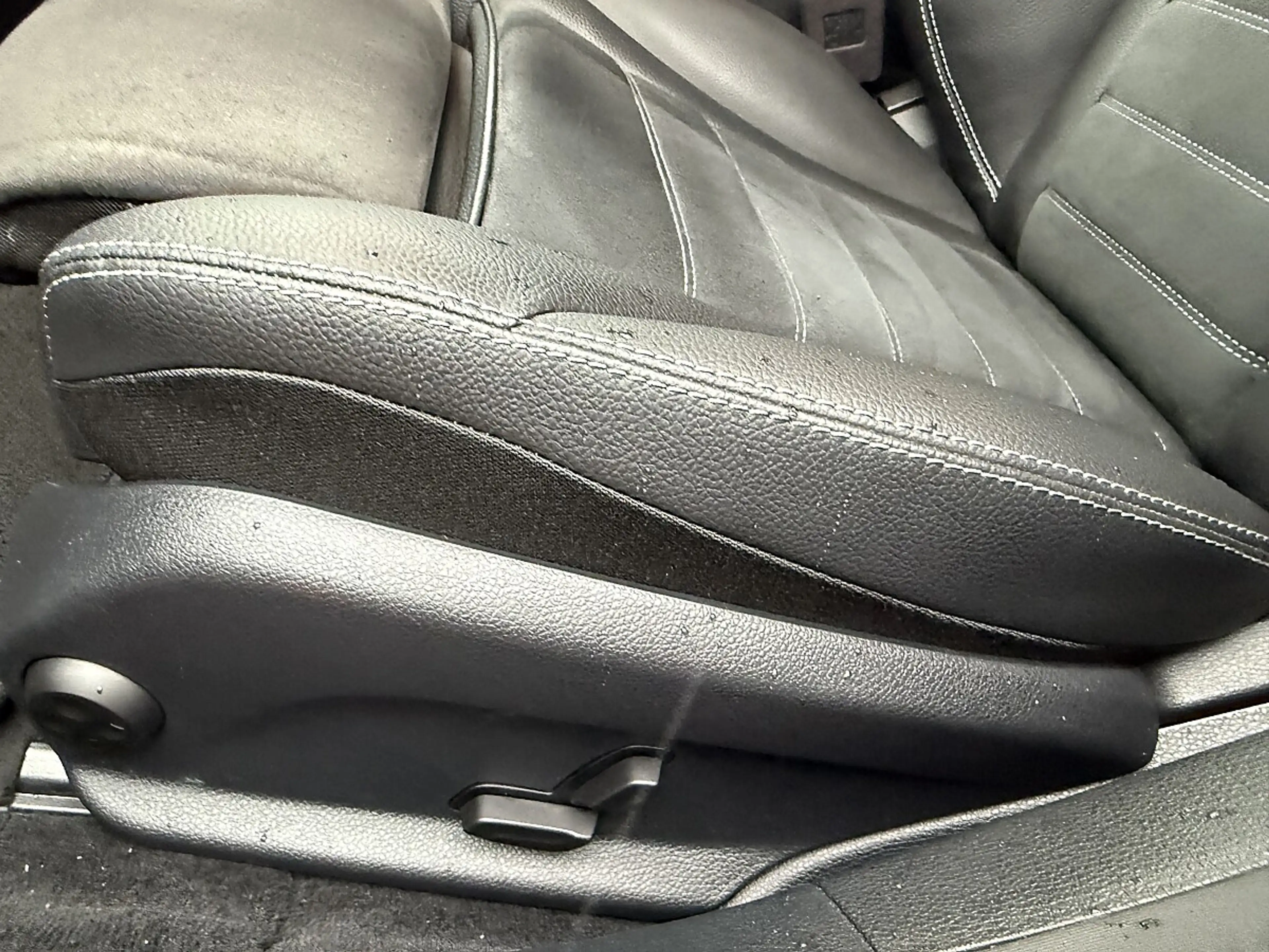 Mercedes-Benz C 200 d T — photo 13