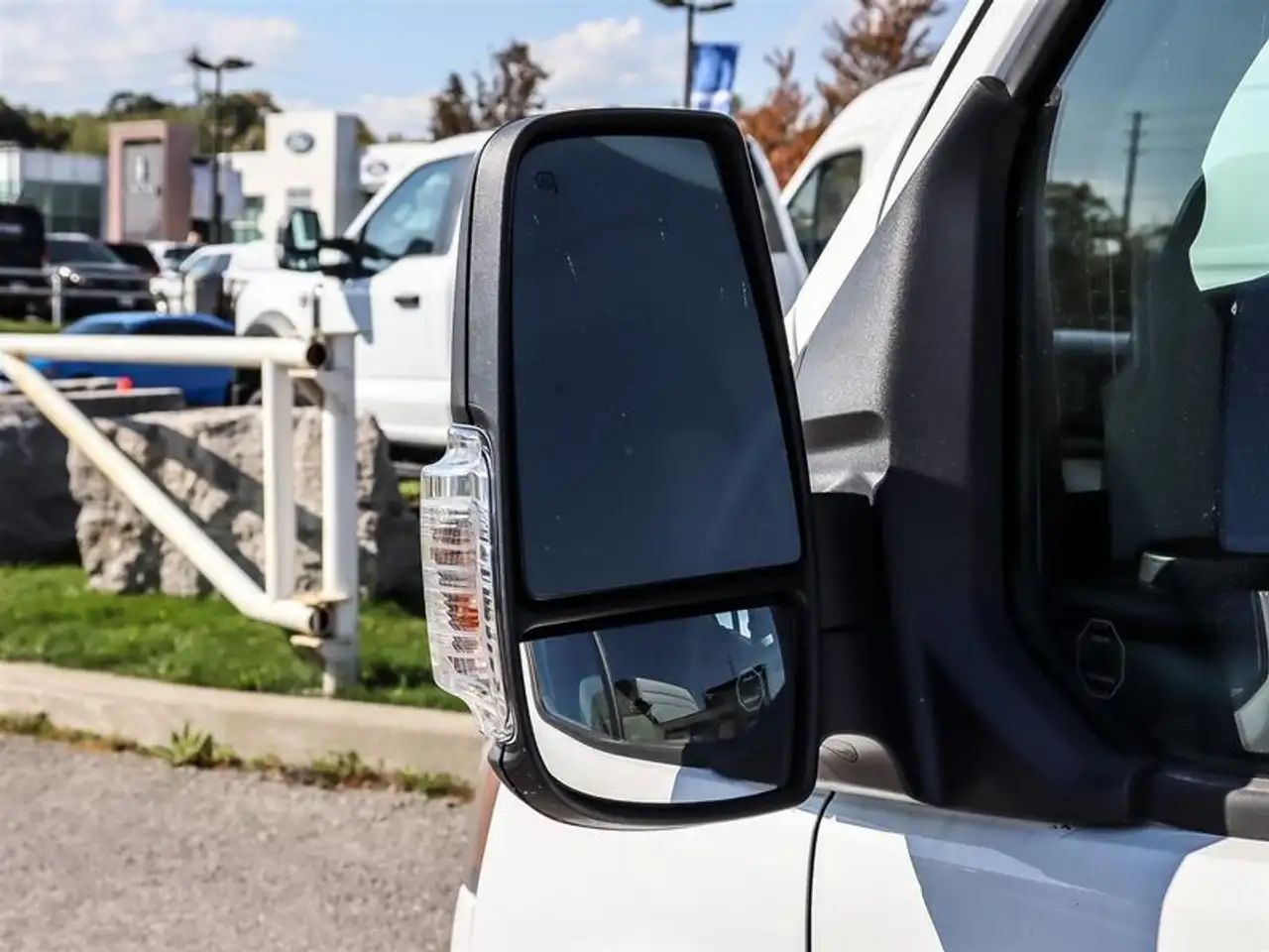 Ford Transit Cargo Van снимка Ford Transit Cargo Van