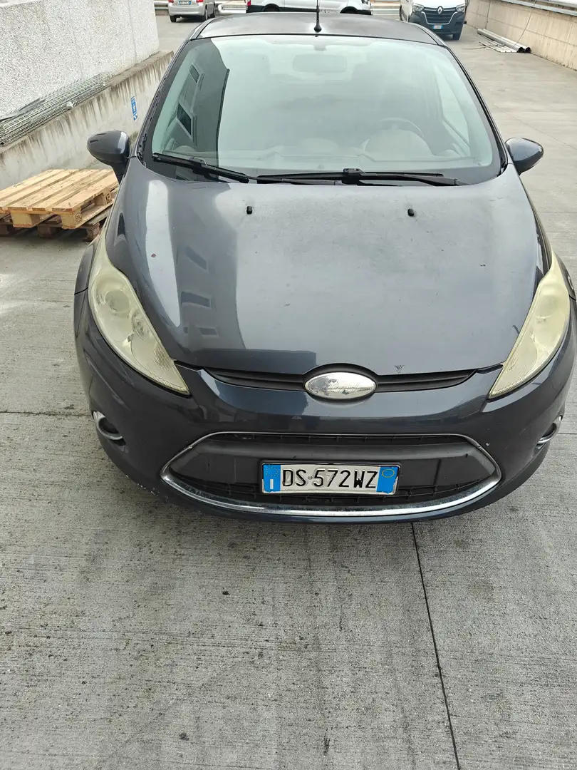 Ford Fiesta Fiesta 5p 1.4 tdci Titanium Grigio - 1